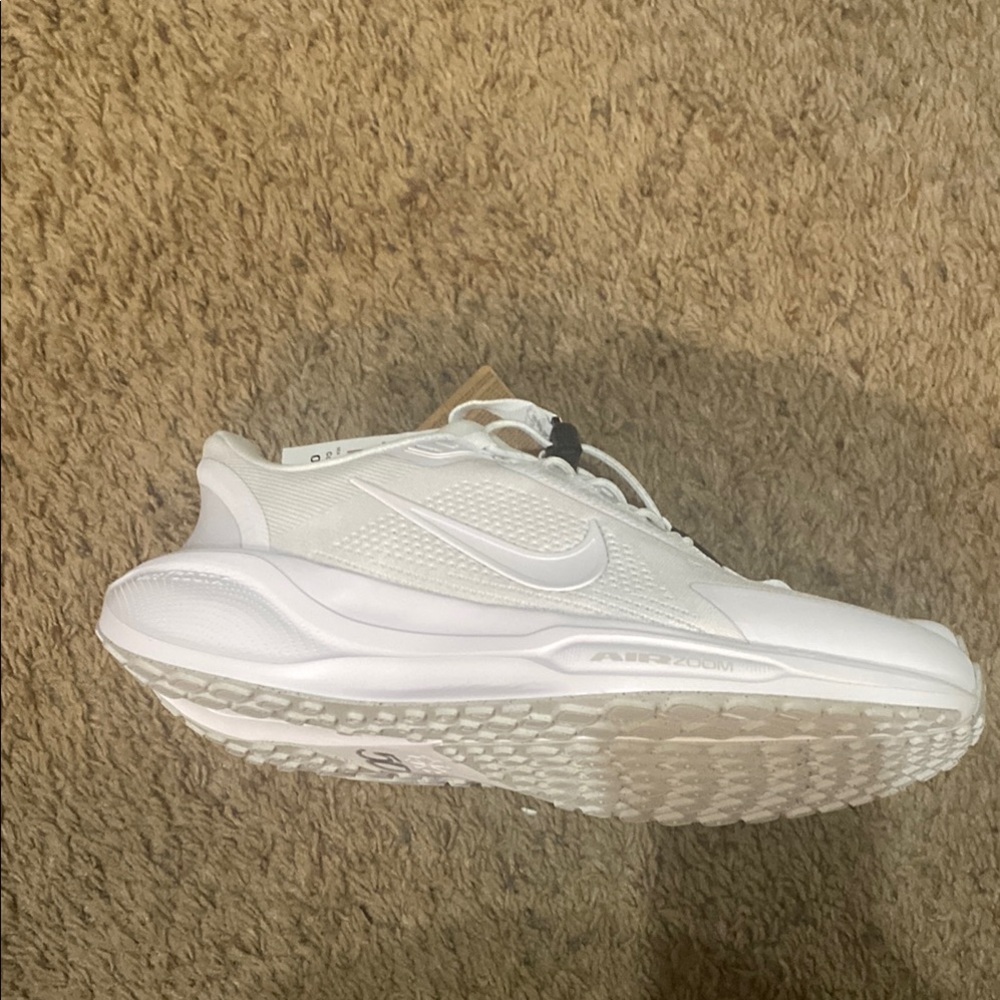 Nike Pegasus Easy On White Athletic Shoes with Breathable Design - Picture 2 of 8